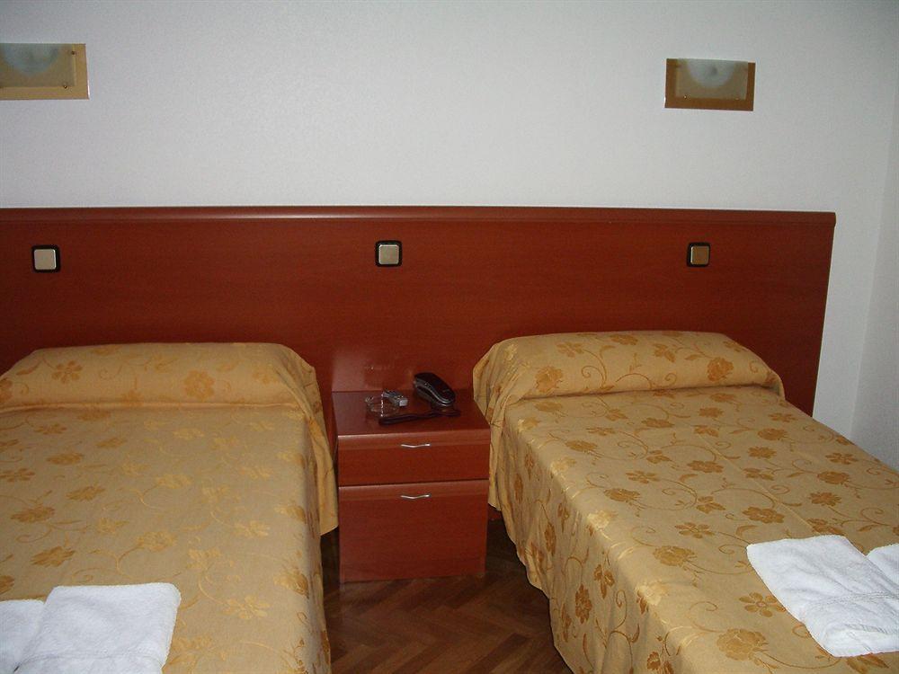 Hostal Jerez Madrid Exterior photo