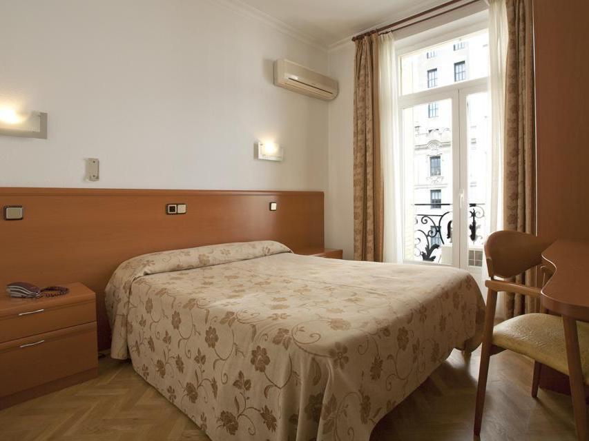 Hostal Jerez Madrid Exterior photo