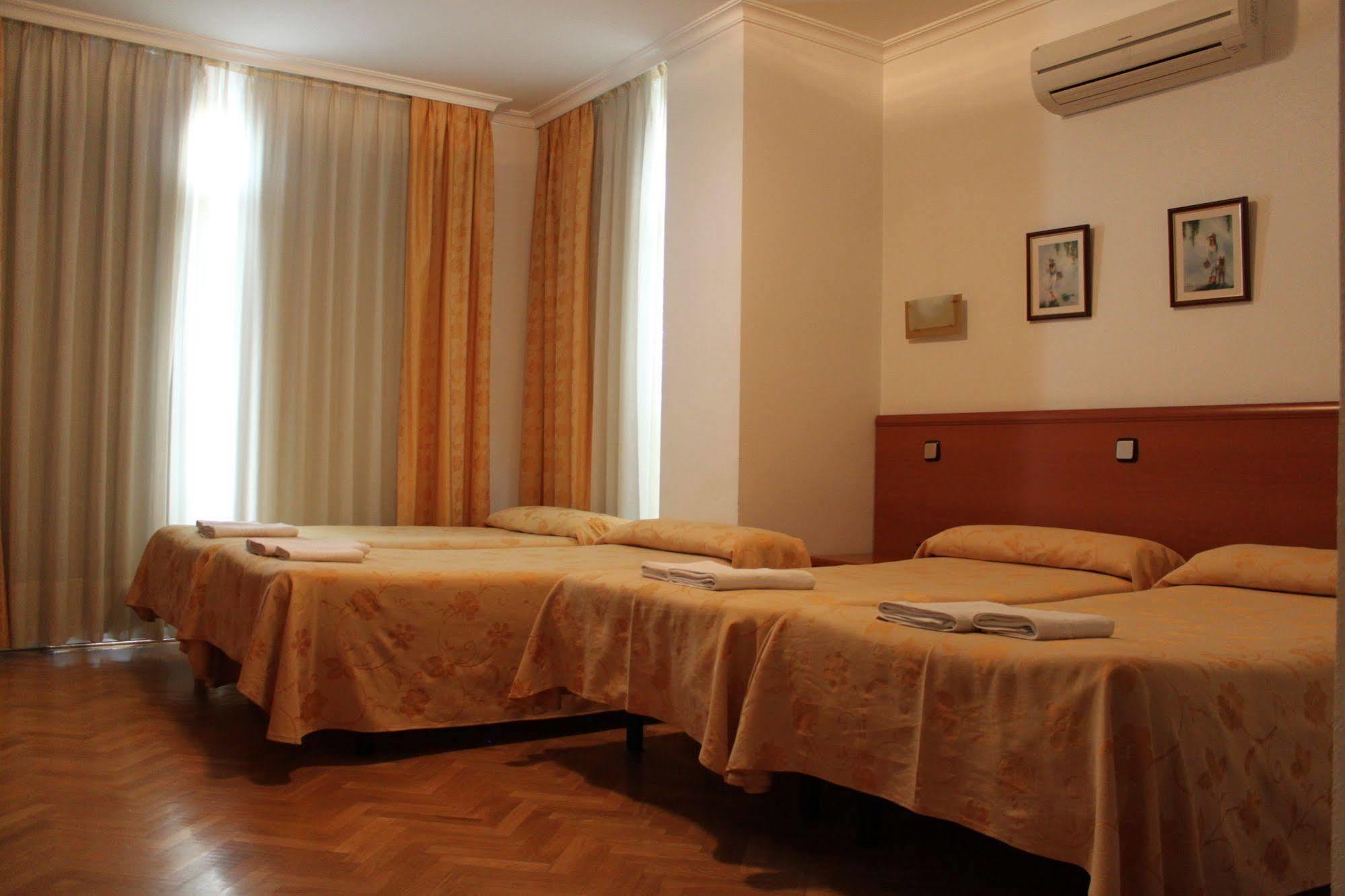 Hostal Jerez Madrid Exterior photo