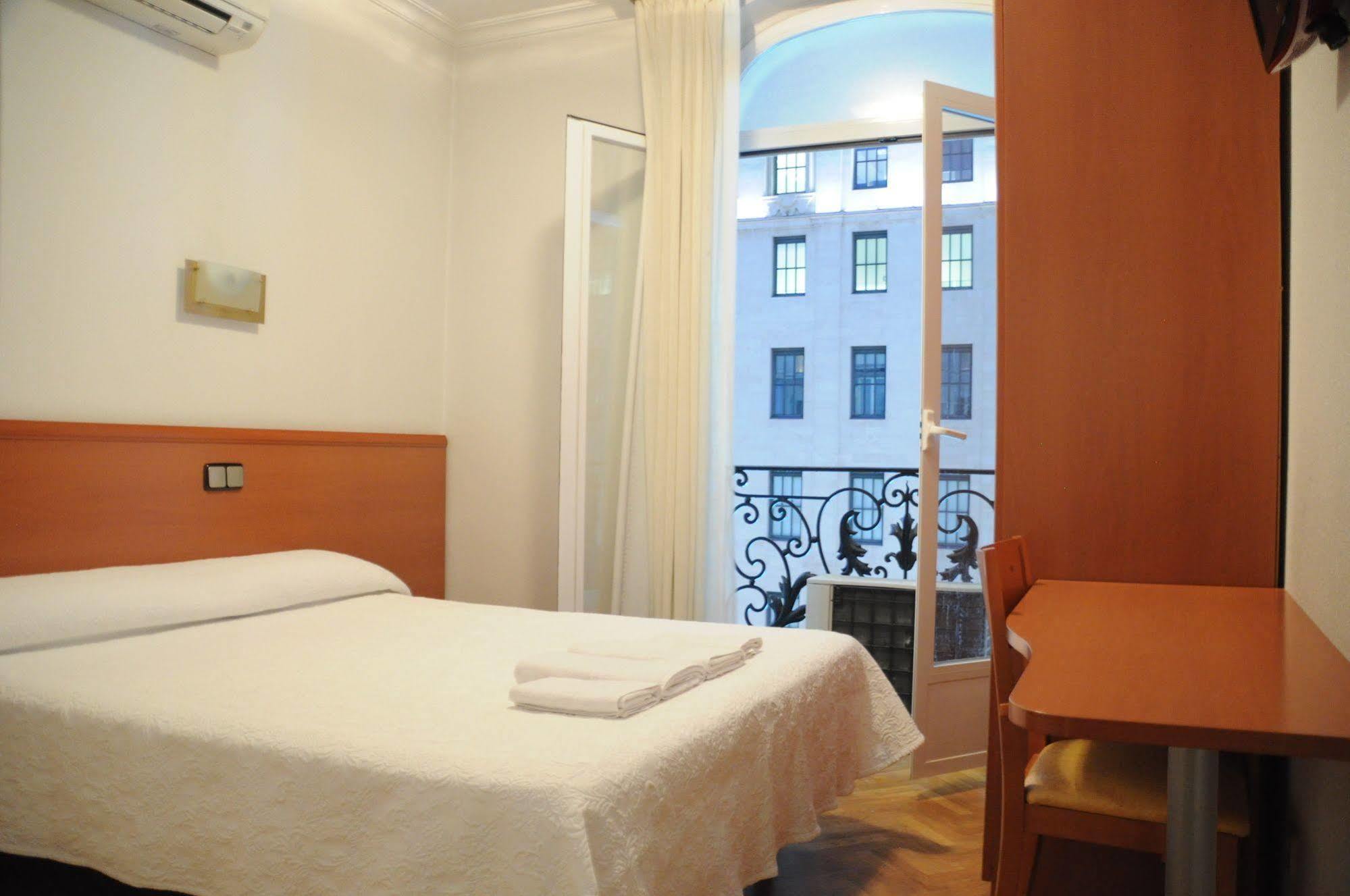 Hostal Jerez Madrid Exterior photo