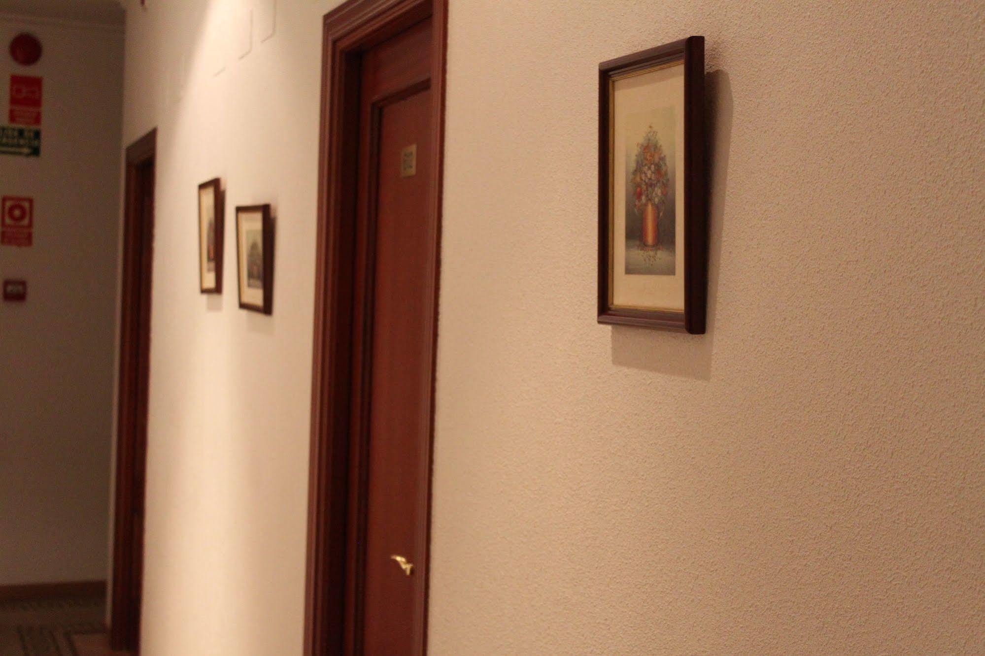Hostal Jerez Madrid Exterior photo